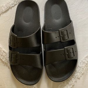 NWOT black freedom Moses size 39/40